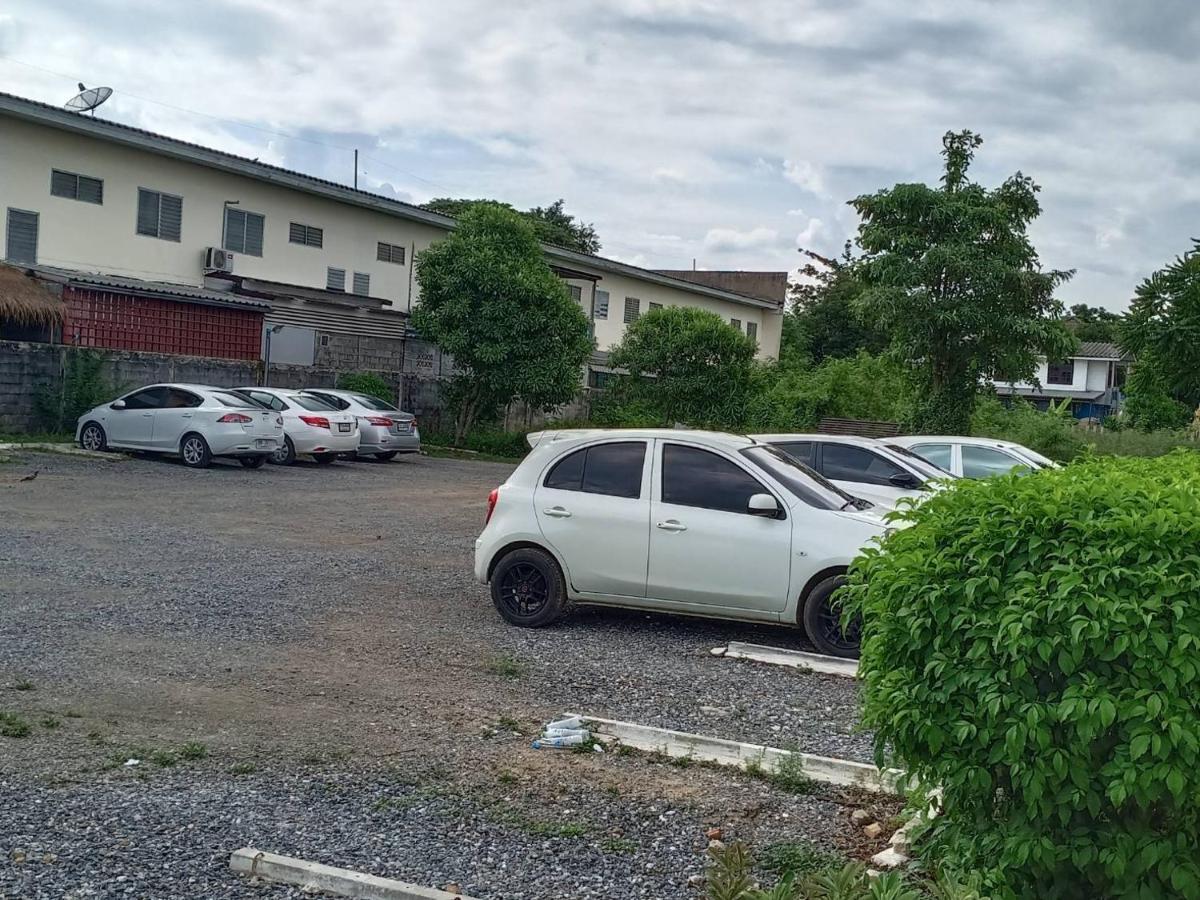โสดาอพาร์ทเม้นท์​ Daire Ban Lam Phak Kut Dış mekan fotoğraf